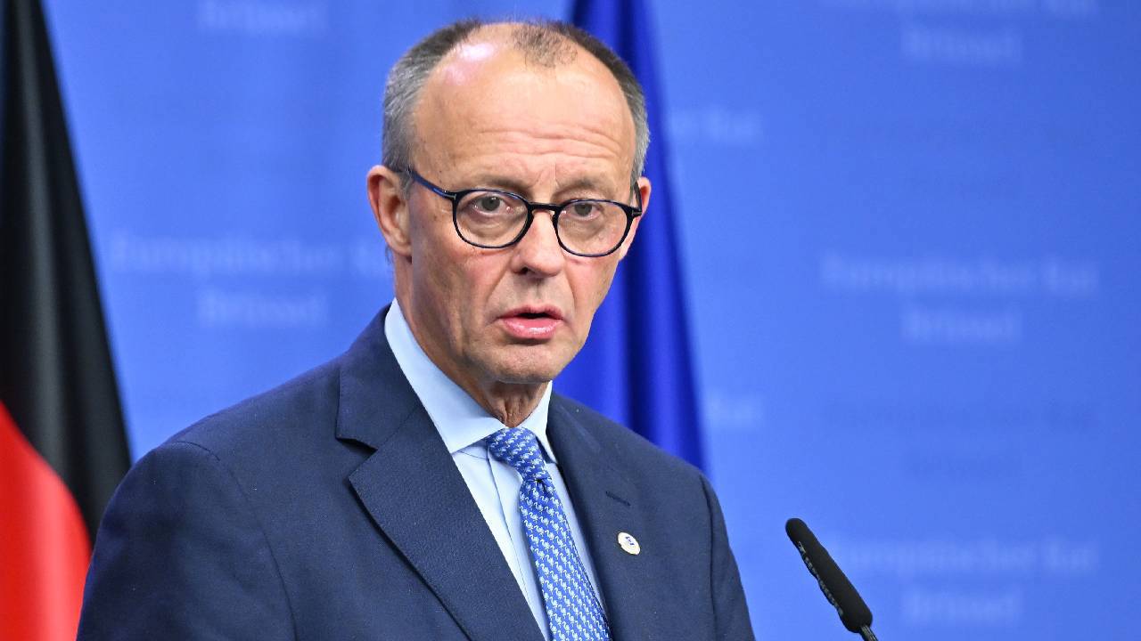 Στην Άγκυρα ο Μερτς – Ερντογάν τον υποδέχεται με φόντο τη «συμφωνία των Eurofighter»!