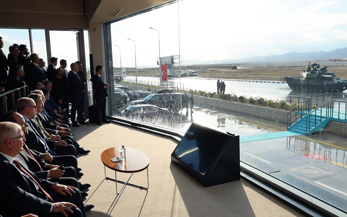 Επίδειξη ALTAY μπροστά στον Ερντογάν