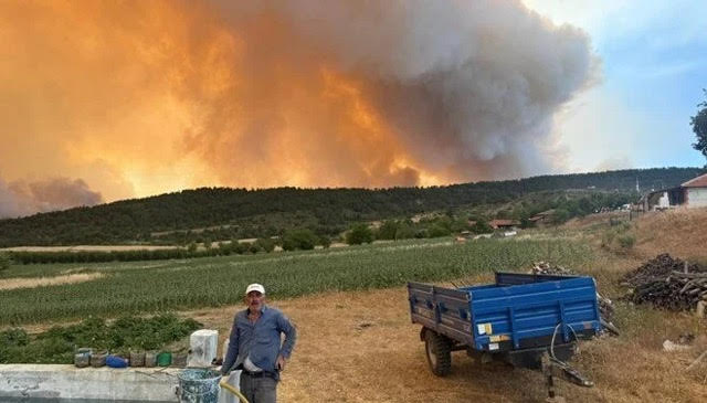 Στάχτη έγινε χωριό στο Μπιλετζίκ Τουρκίας