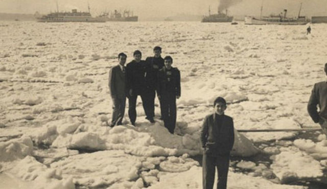 Όταν ο Βόσπορος ‘πάγωσε’ - Περπατώντας στα παγόβουνα 