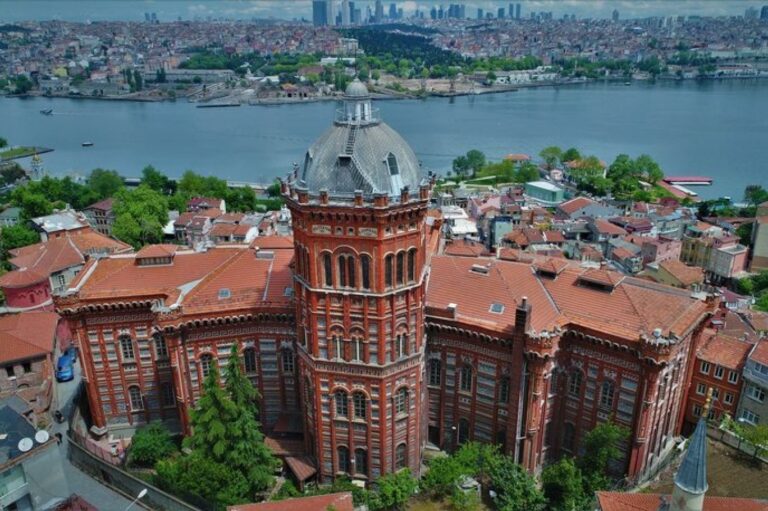 Επιτέλους λύνεται: Τα παιδιά Ελλαδιτών σε Πόλη και Ίμβρο θα παίρνουν πλέον απολυτήριο