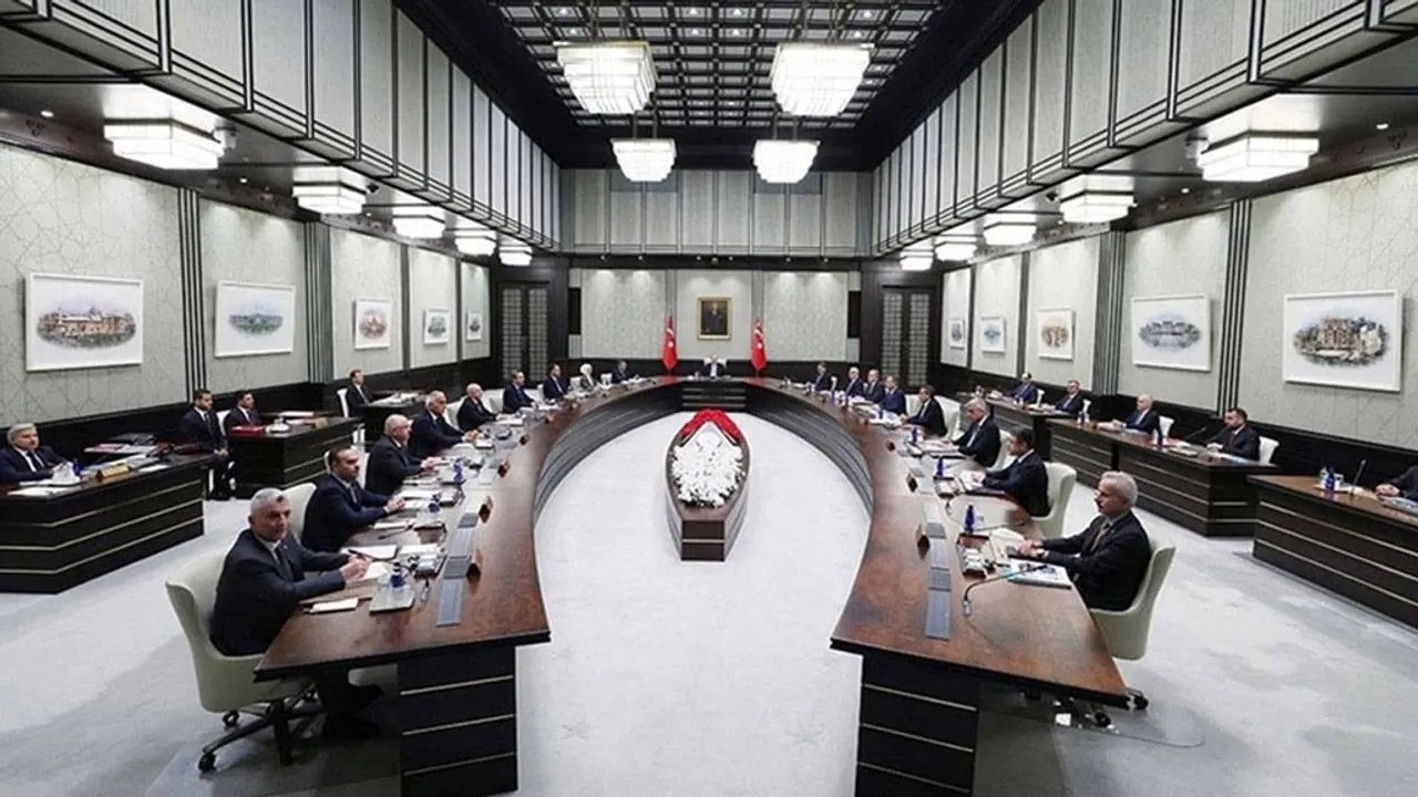 Φωτιά στα σενάρια ανασχηματισμούΦιντάν στο Εσωτερικών, Τσαβούσογλου επιστροφή;