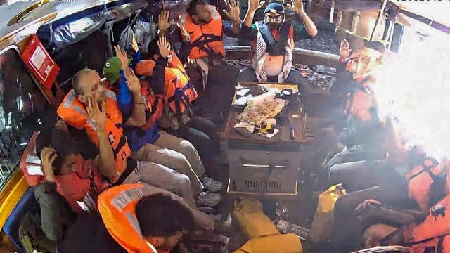 Ο Ισραηλινός στρατός επενέβη στο πλοίο Madleen, Τουρκάλα ακτιβίστρια πρόλαβε να ανεβάσει βίντεο   