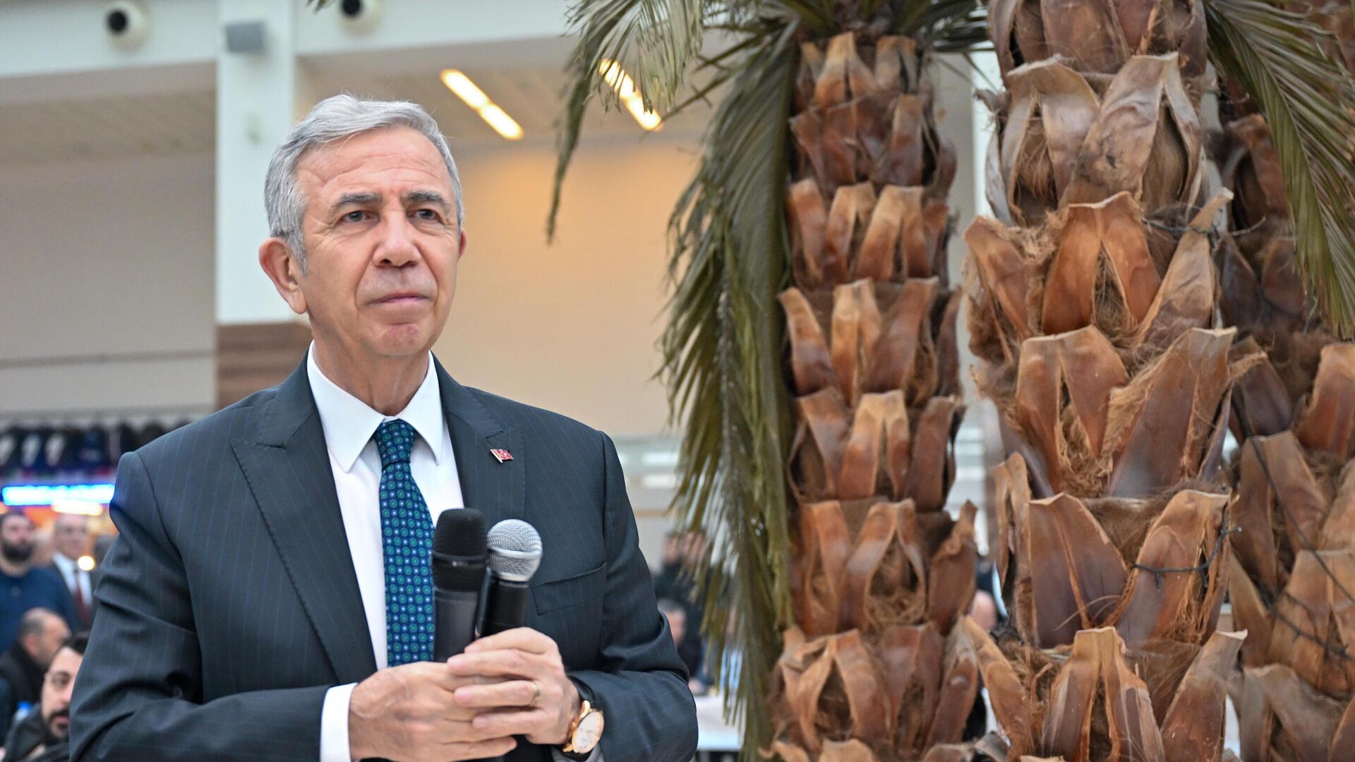 Και Μανσούρ Γιαβάς στην κούρσα για προεδρία Τουρκίας με Ιμάμογλου