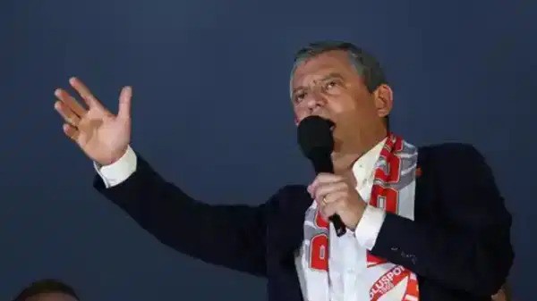 «Δεν το ξαναλέω για να μην προσβάλω τα ζώα!» – Νέα καταιγίδα γύρω από τον Οζγκιούρ Οζέλ!