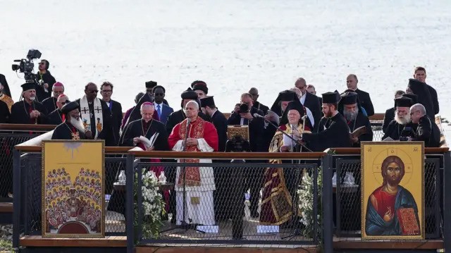 Φρένο στα σενάρια περί συνωμοσίας πίσω από επίσκεψη Πάπα βάζει η Χουριέτ