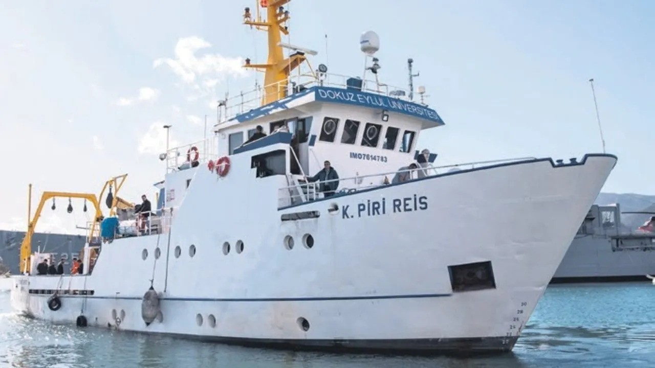 «Το Πίρι Ρέις ξαναβγαίνει στο Αιγαίο» – Bουλευτής του CHP πανηγυρίζει