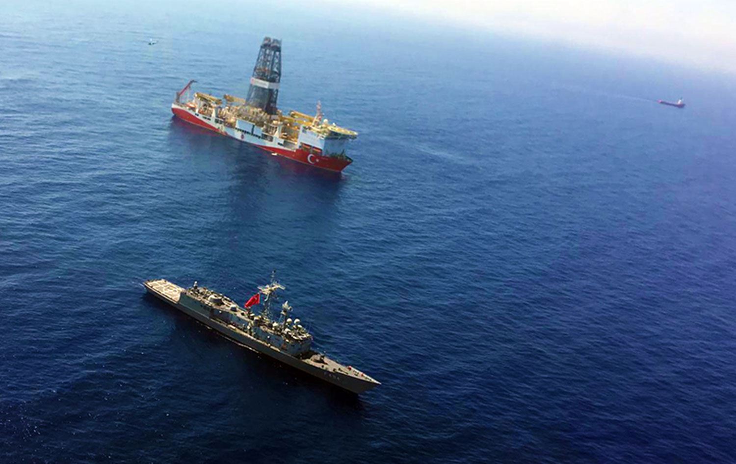 Ο Ερντογάν ανακοίνωσε την αγορά δύο γεωτρύπανων στη σκιά του τουρκολιβυκού μνημονίου 