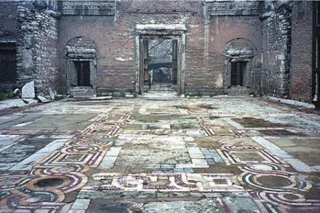 Αναζητώντας τα σημάδια παρελθόντος στη Μονή Στουδίου