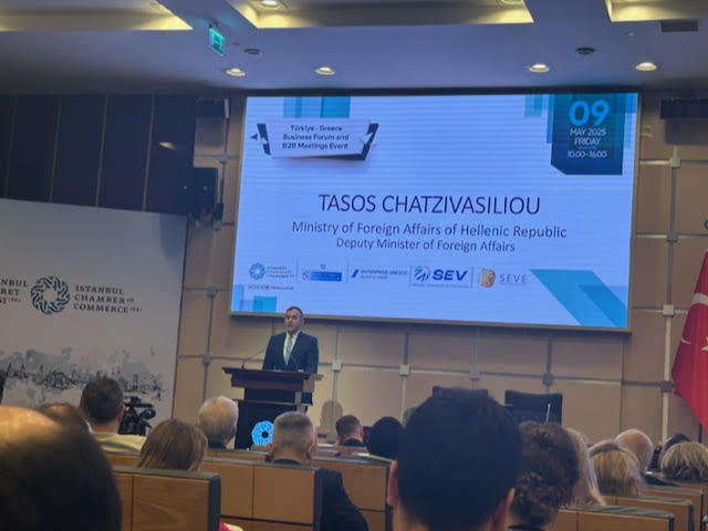 Ο Έλληνας Υφυπουργός Εξωτερικών Χαζτζηβασιλείου εντυπωσίασε με τα τουρκικά του στην Πόλη