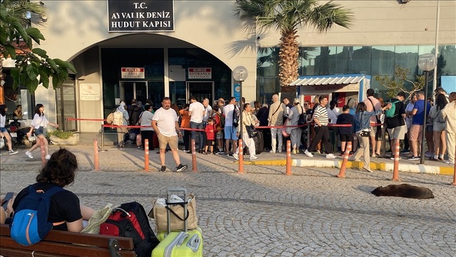 Οι Τούρκοι έσπευσαν ξανά στα ελληνικά νησιά για το μπαϊράμι   